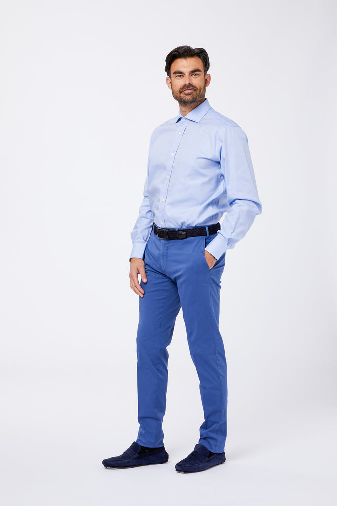 Chemise en coton bleu clair à col français